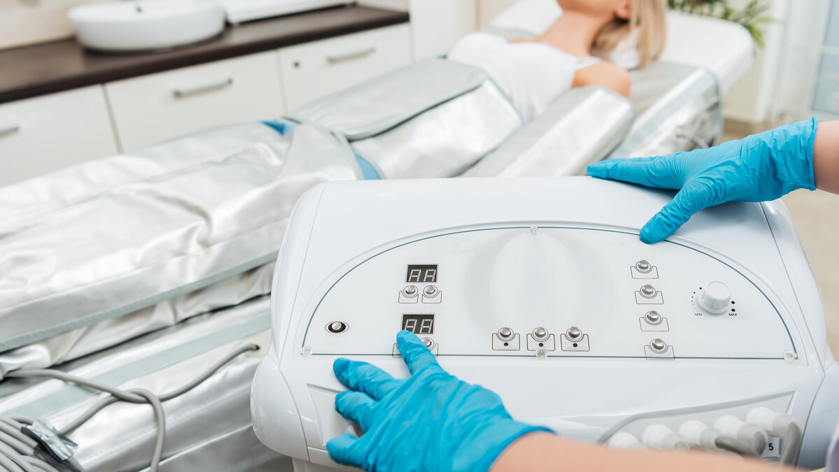 Apparecchiatura per pressoterapia